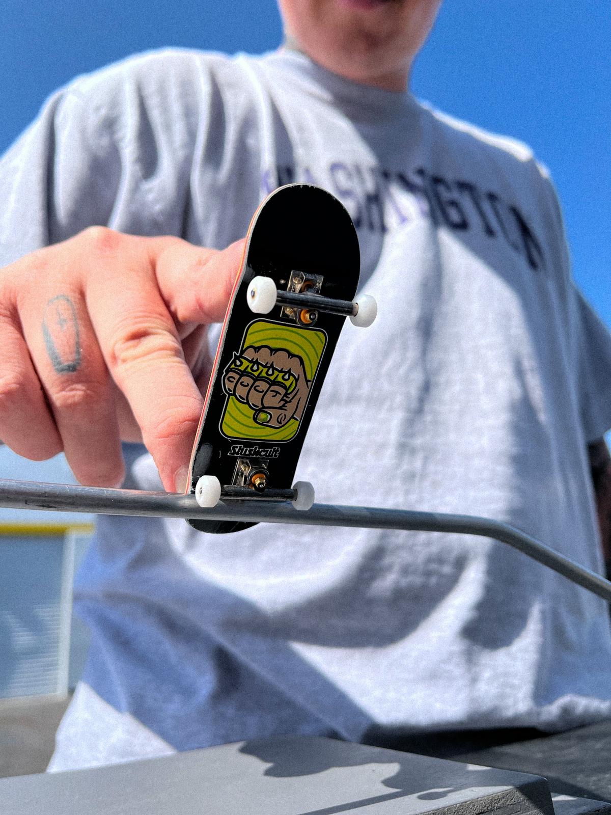 Blackriver X slushcult Pro Fingerboard - Knucks