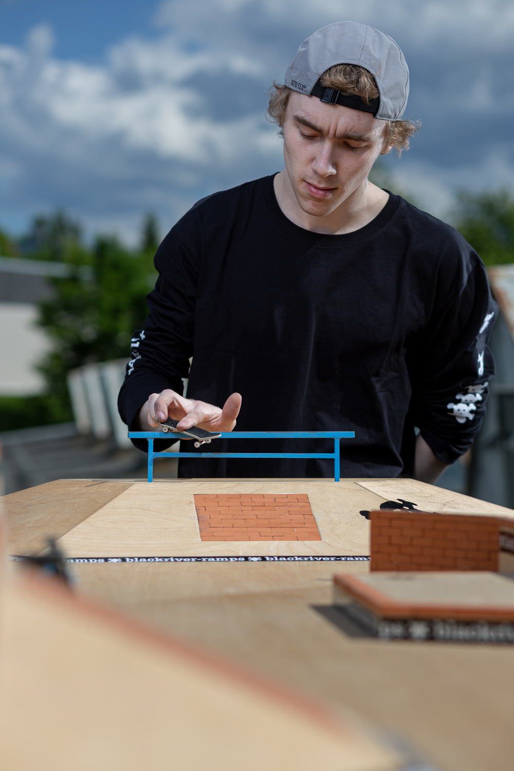 Plywood, Wood, Finger, Hand, Person