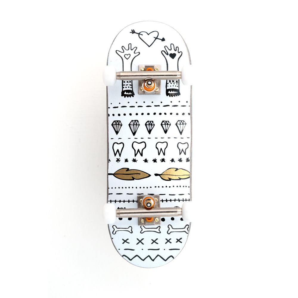 Berlinwood X En Voyage Pro Complete Fingerboard - Metallic Glove Hearts